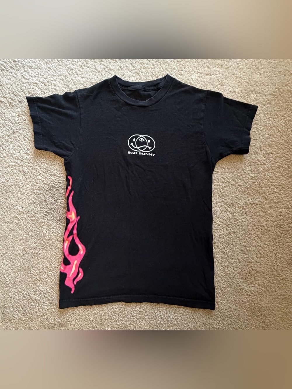 Bad Bunny Rimas Entertainment Pink Flames Black Graphic Tee Size S
